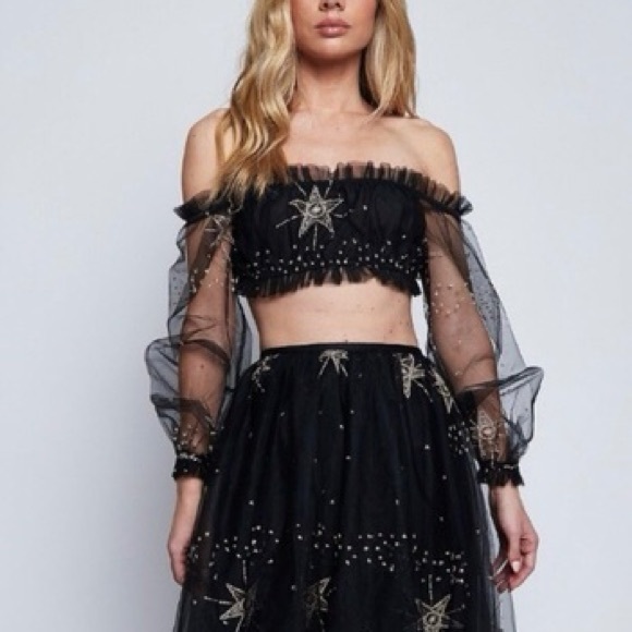 Lurelly embroidered top NWOT - Picture 1 of 6